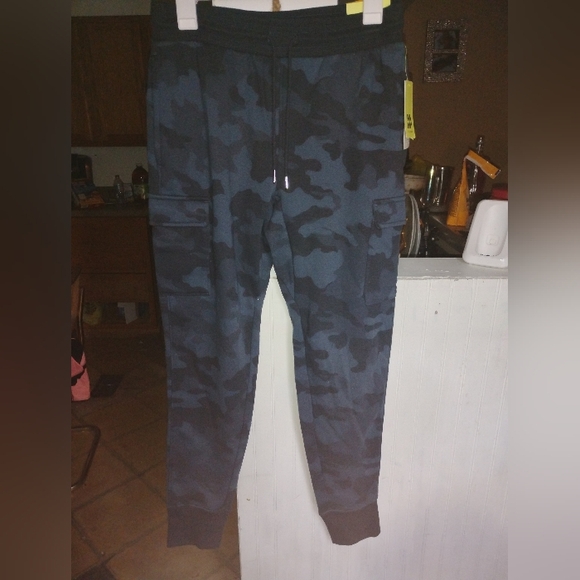 Women's Camo Jogger Pants - Picture 2 of 5